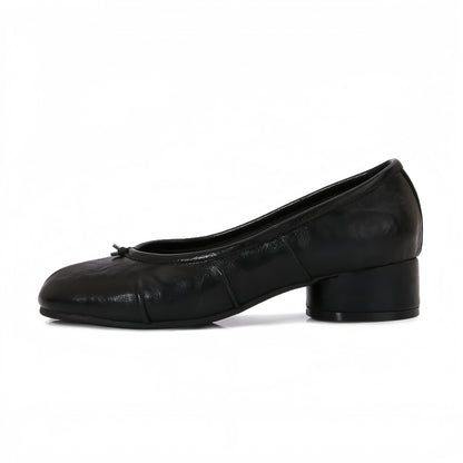 color:black