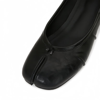 color:black