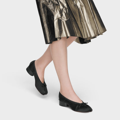 color:blacksd