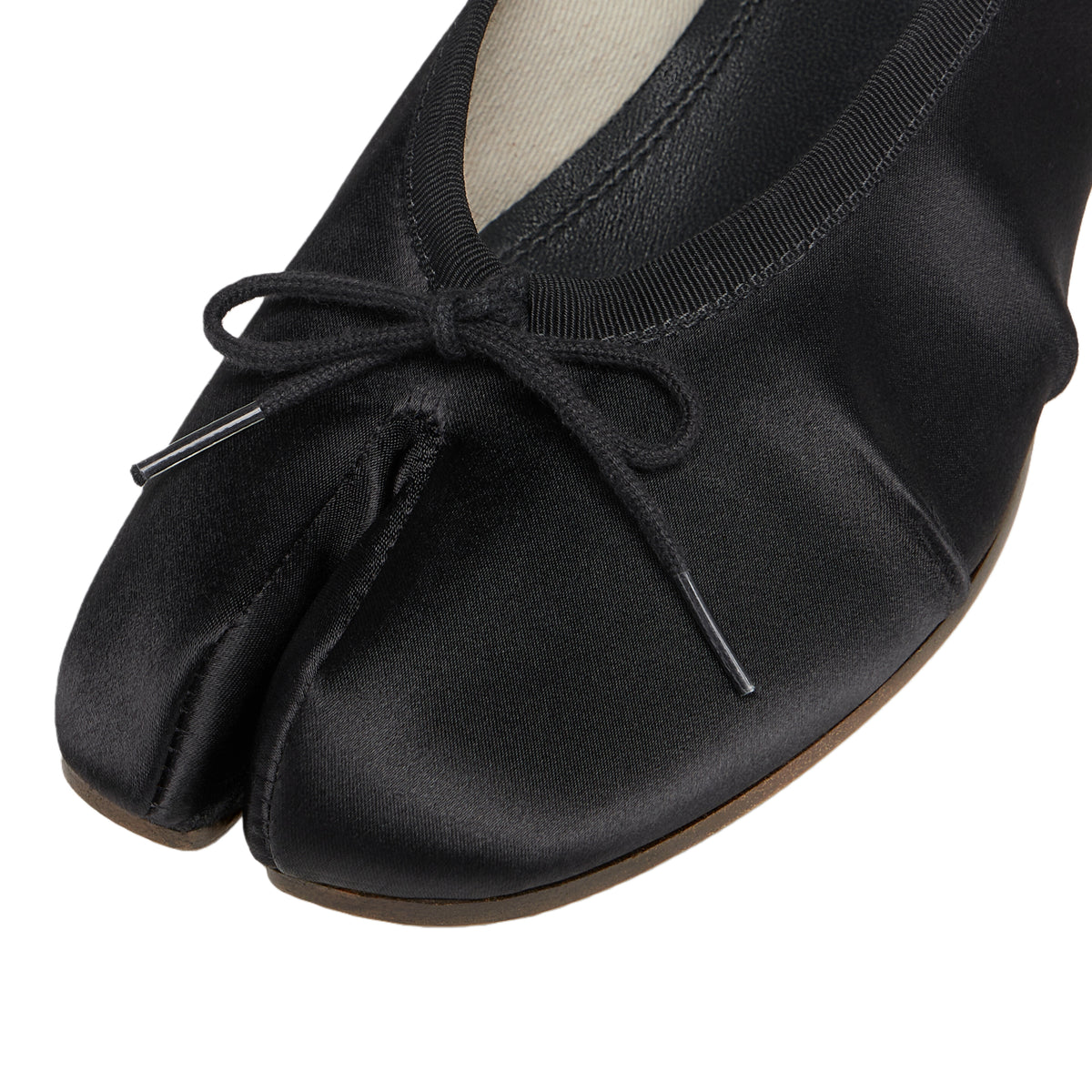 color:blacksd